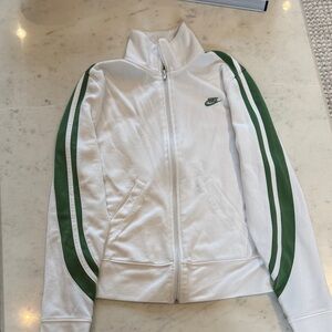 Green Nike zip up! For kids or small adults💚🎾🍋‍🟩